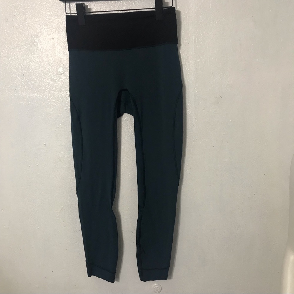 Lululemon leggings size 6